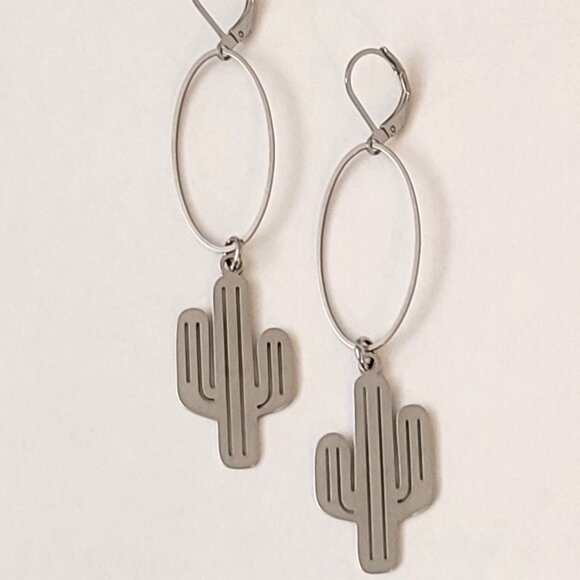 SAGUARO CACTUS Oval Charm Earrings Stainless Steel Lever Back Western Cowgirl - Picture 6 of 6